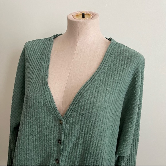 URBAN OUTFITTERS OUT FROM UNDER Green Waffle Cardigan Button Down JOJO - Picture 4 of 12